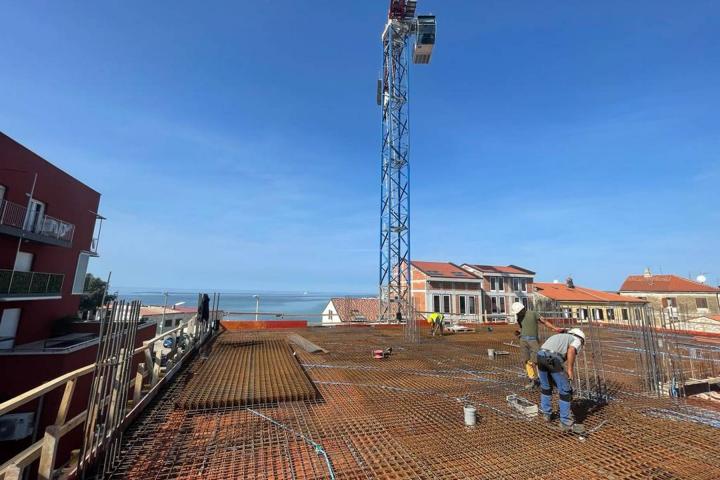 Umag, moderan  luksuzan stan NKP 130 m2 s pogledom more