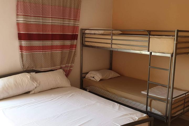 Nin, Ždrijac, prekrasna apartmanska vila, prvi red do mora