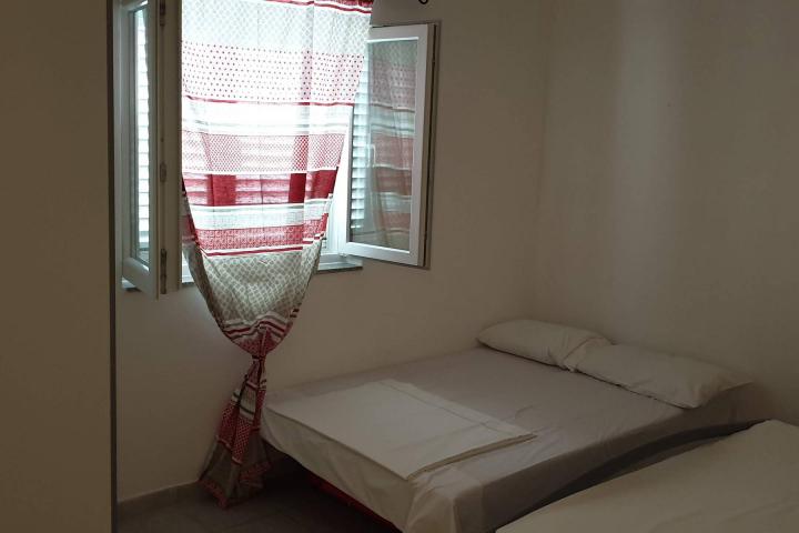 Nin, Ždrijac, prekrasna apartmanska vila, prvi red do mora