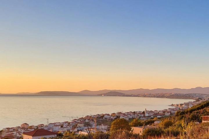 Podstrana, prekrasna urbana villa s panoramskim pogledom na more i otoke s bazenom