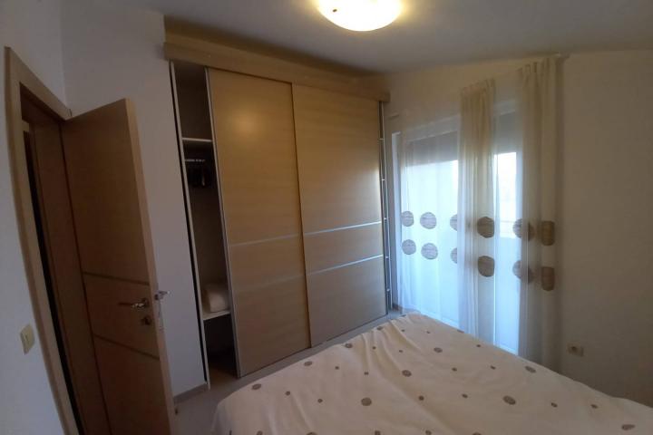 Pula, Pješčana uvala, Penthouse s pogledom na more, vrtom, parking mjestom, NKP 150 m2