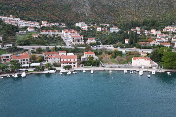 Dubrovnik-okolica, kamena vila 600 m2 prvi red do mora