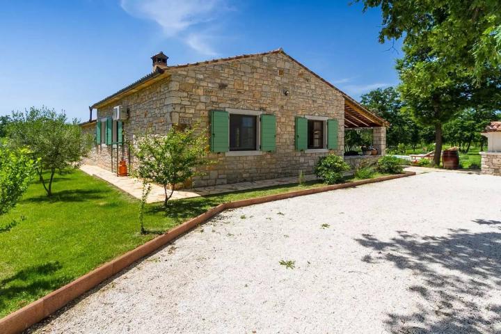 Istra, Bale, vila s bazenom na imanju od 30. 000 m2 u osami