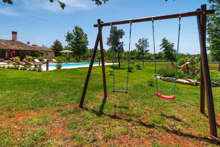 Istra, Bale, vila s bazenom na imanju od 30. 000 m2 u osami