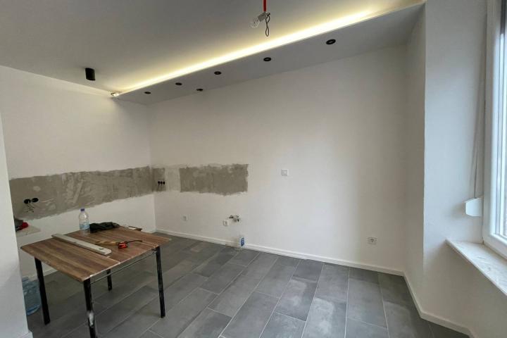 Istra, Pula, renoviran stan na top lokaciji, NKP 71, 96 m2