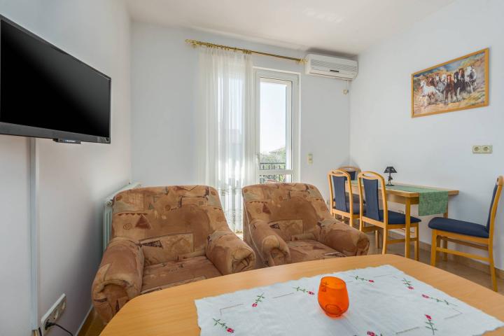 Istra, Rovinj, apartmanska kuća, 13 stanova, uhodani biznis, odlična prilika