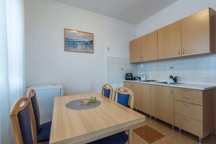 Istra, Rovinj, apartmanska kuća, 13 stanova, uhodani biznis, odlična prilika