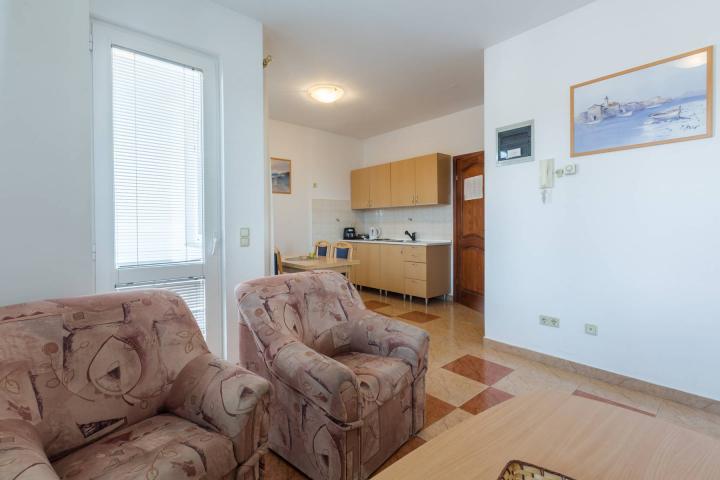 Istra, Rovinj, apartmanska kuća, 13 stanova, uhodani biznis, odlična prilika