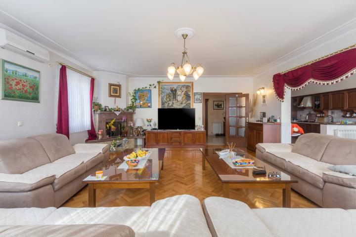 Istra, Rovinj, apartmanska kuća, 13 stanova, uhodani biznis, odlična prilika