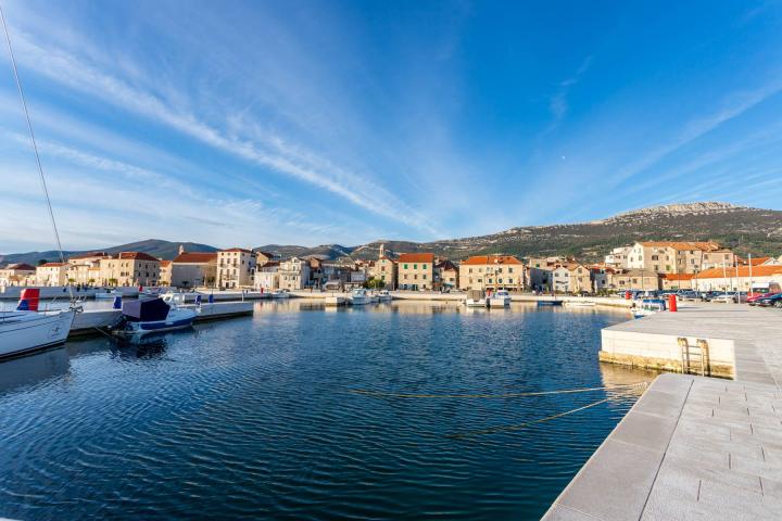 Kaštela, prekrasna  vila prvi red do mora  30 m 