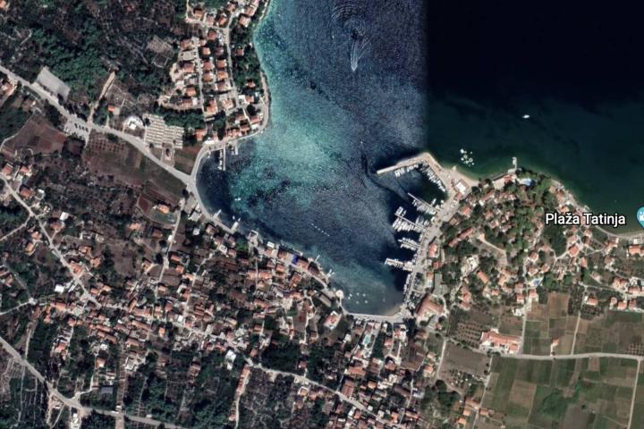 Korčula, građevinsko zemljište nadomak mora