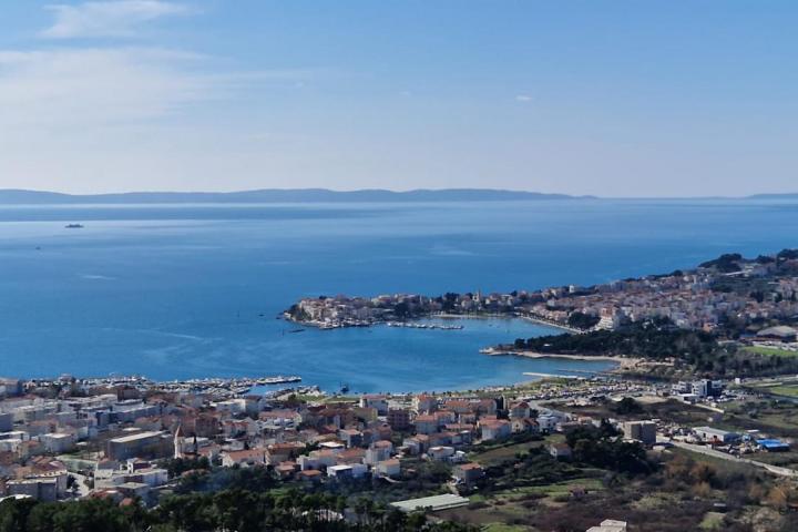 Podstrana vila s 4 sobe  bazenom i panoramskim pogledom na more