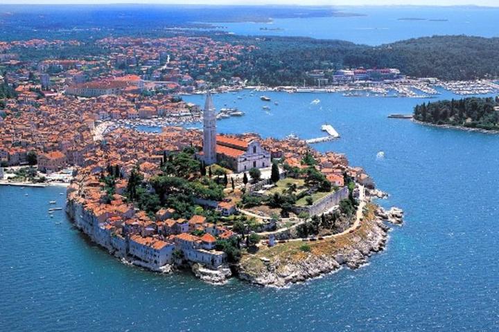 Rovinj prekrasno imanje 138. 800m2 sa kamenom stancijom