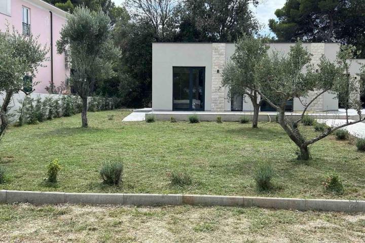 Istra, Rovinj, vila moderne arhitekture na 300 metara od mora