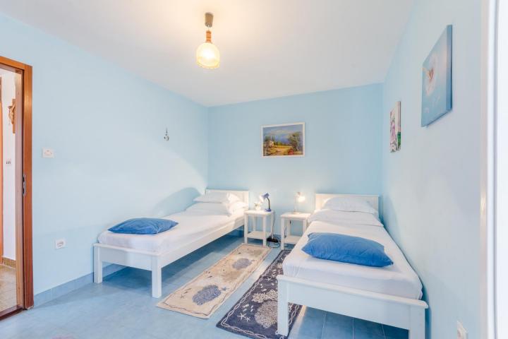 Omiš, Marušić, prekrasna apartmanska kuća