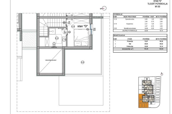 Poreč, prekrasan  trosobni stan u kući u nizu od 125 m2 s velikim vrtom