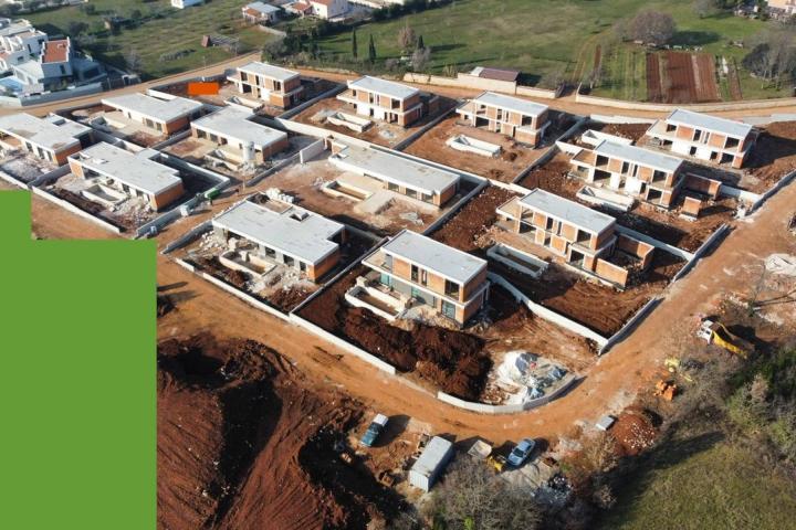 Istra, Kaštelir -  Labinci, moderna urbana vila NKP 175 m2 s velikom okućnicom