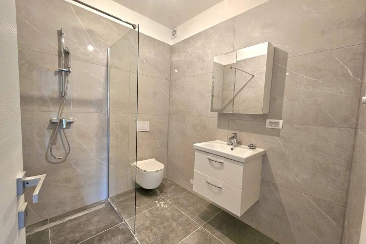 Rijeka, Srdoči, potpuno opremljen PENTHOUSE u novogradnji NKP 116 m2