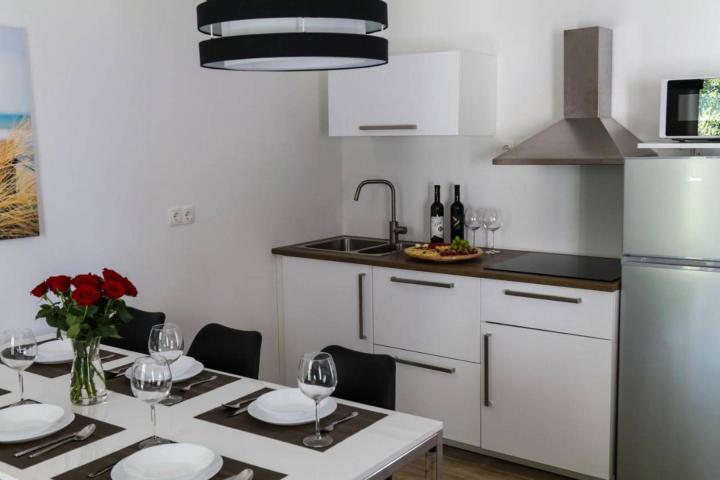 Medulin, prekrasna villa s 3 apartmana, bazenom i vrtom