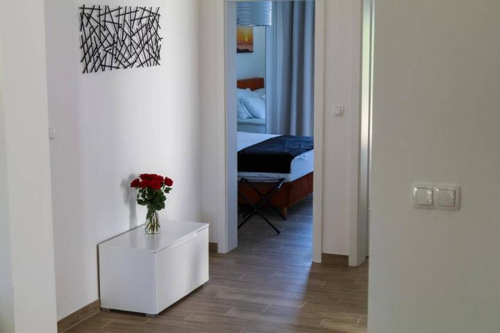 Medulin, prekrasna villa s 3 apartmana, bazenom i vrtom