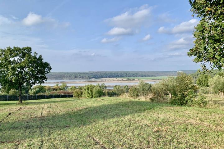 Istra, Tar - građevinsko zemljište 1. red do mora sa panoramskim pogledom