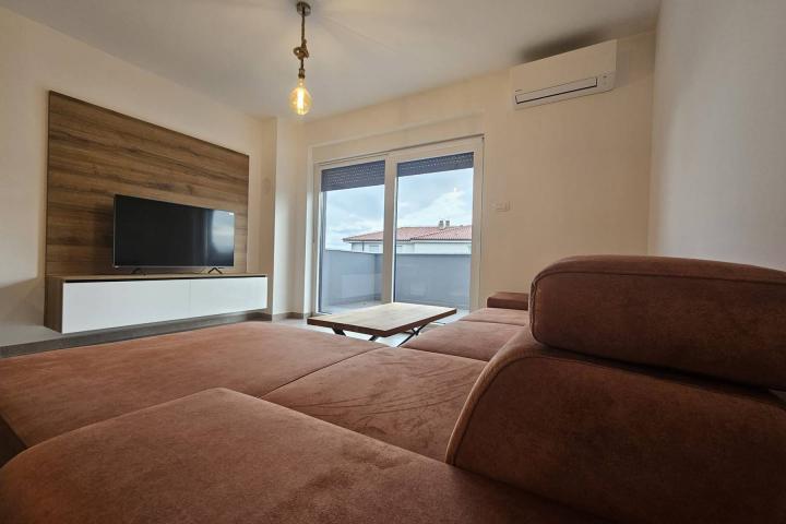 Rijeka, Srdoči, novouređen PENTHOUSE u novogradnji NKP 116 m2