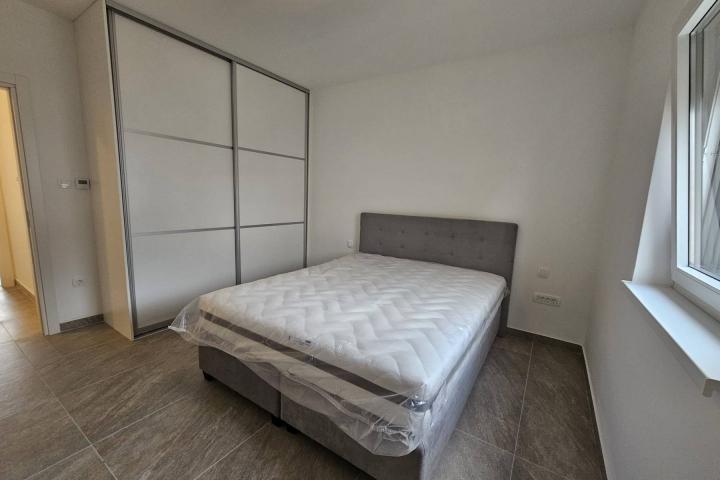 Rijeka, Srdoči, novouređen PENTHOUSE u novogradnji NKP 116 m2