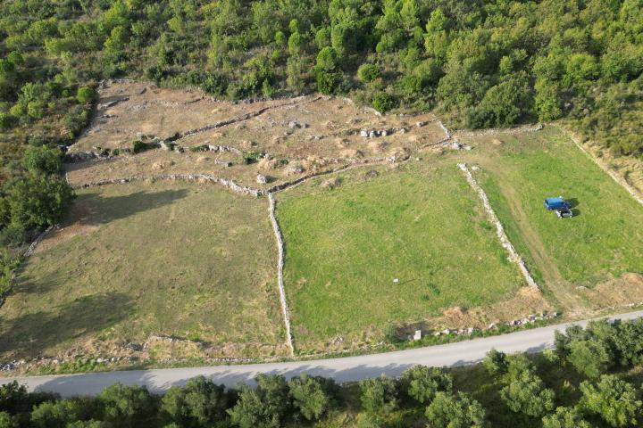 Orašac, poljoprivredno zemljište 9000 m2