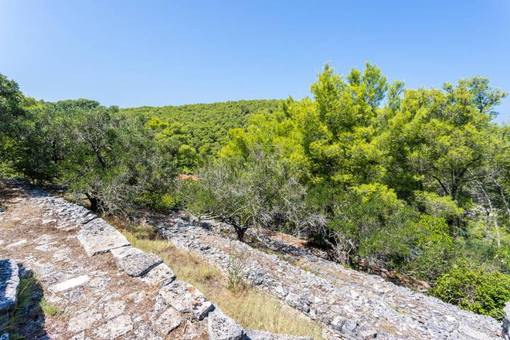 Korčula, atraktivno građevinsko zemljište 1. red uz more