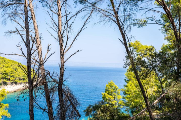 Korčula, atraktivno građevinsko zemljište 1. red uz more