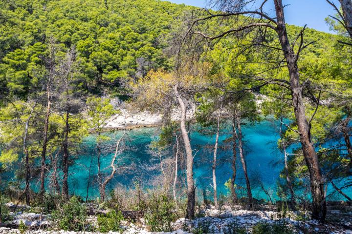 Korčula, atraktivno građevinsko zemljište 1. red uz more