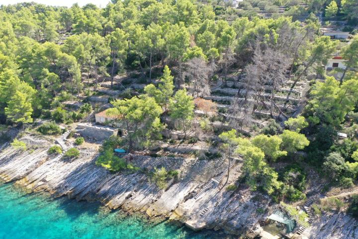 Korčula, atraktivno građevinsko zemljište 1. red uz more