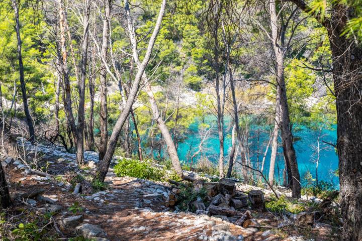 Korčula, atraktivno građevinsko zemljište 1. red uz more