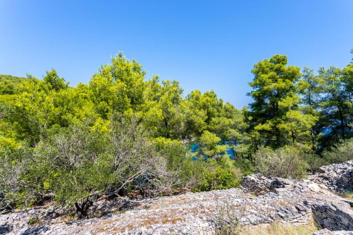 Korčula, atraktivno građevinsko zemljište 1. red uz more