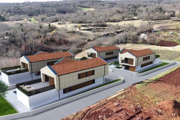 Istra, Pazin - prostrano zemljište 10. 700m2 s građevinskim dozvolama za izgradnju četiri vile