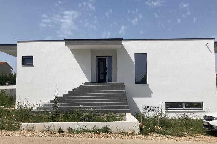 Istra, Zartinj, atraktivna vila 220m2 sa bazenom novogradnja