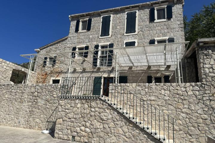 Pelješac, jedinstvena kamena vila okružena netaknutom prirodom