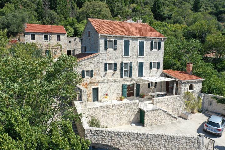 Pelješac, jedinstvena kamena vila okružena netaknutom prirodom