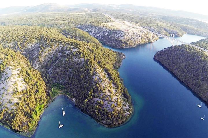 Šibenik, Krka, atraktivno građevinsko zemljište unutar nacionalnog parka