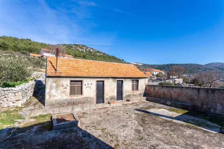 Trogir - autohtono dalmatinsko imanje 