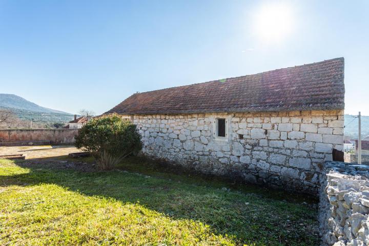 Trogir - autohtono dalmatinsko imanje 