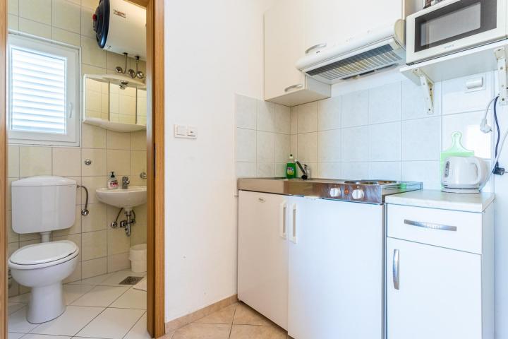 Promajna, apartmanska kuća u blizini mora 