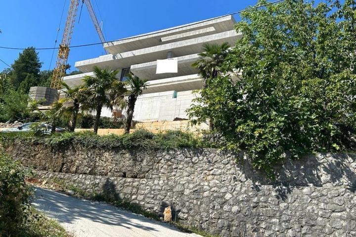 Opatija, četverosoban stan s pogledom na cijeli Kvarner, NKP 238, 91 m2