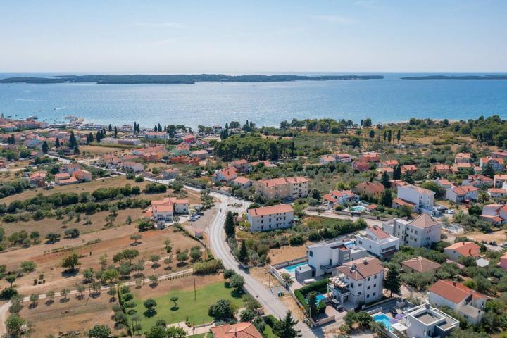 Fažana, luksuzna vila s bazenom, panoramski pogled na more 