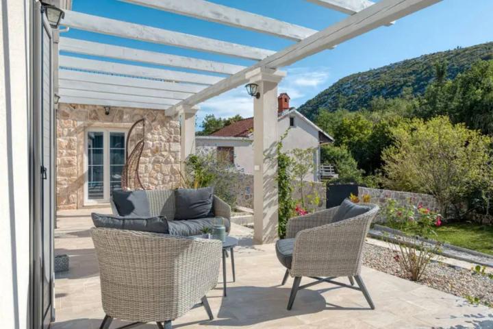 Crikvenica, Drvenik, moderna vrhunski dizajnirana villa s bazenom