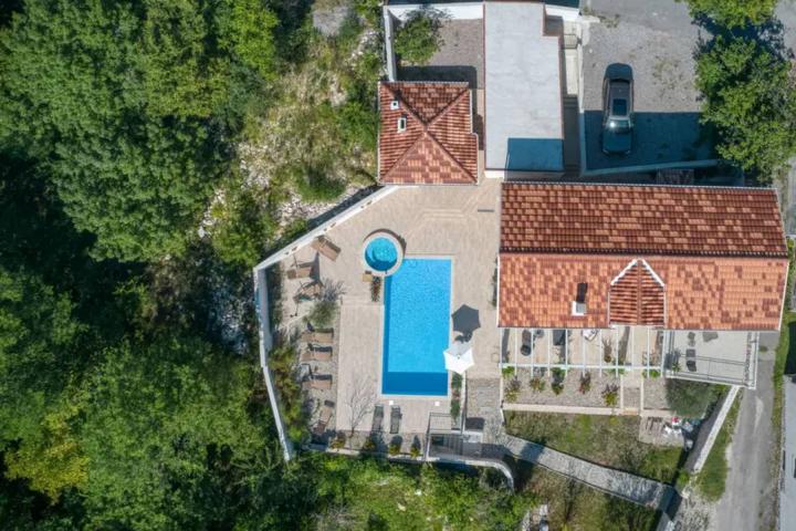 Crikvenica, Drvenik, moderna vrhunski dizajnirana villa s bazenom