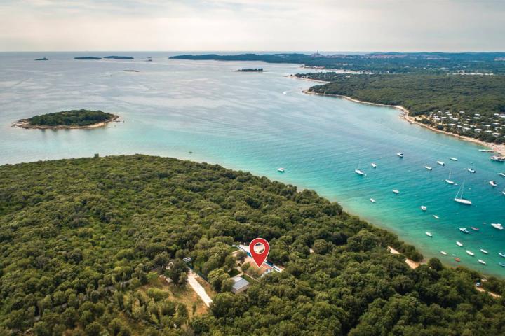 Rovinj, samostojeća kuća  NKP 85 m2 svega 50 m od mora, velika okućnica