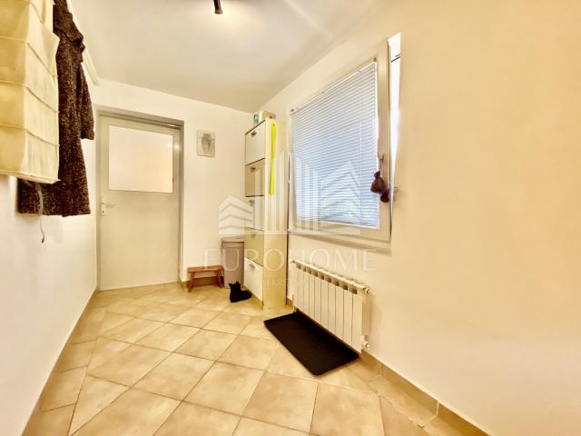 Stan 80 m2, spremište, terasa + garaža 21 m2   (1670 €/m2),   Gornje Vrapče