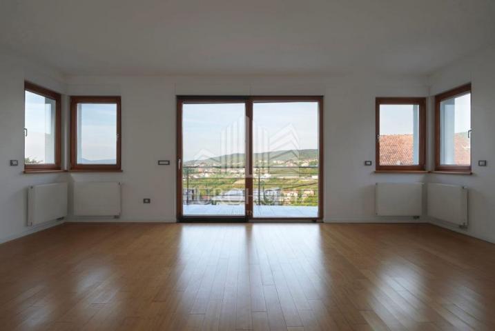 Flat Šestine, Podsljeme, Gramača, 214,50m2