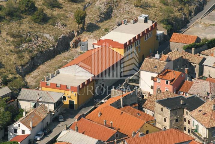 IZUZETNA PRILIKA, Poslovni prostor diskoteke Magnus, Senj